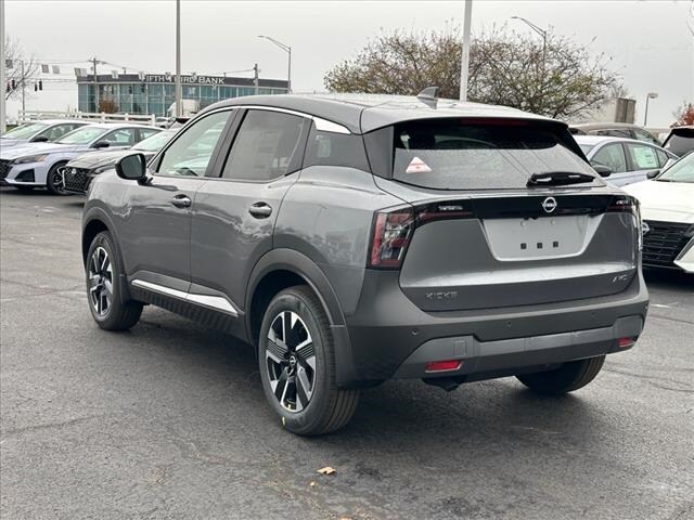2025 Nissan Kicks SV photo 3