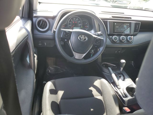 2016 Toyota RAV4 LE - Photo 9