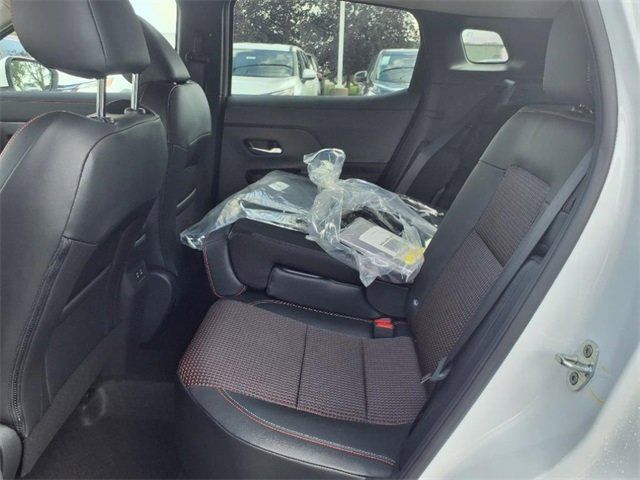 2025 Nissan Kicks SR - Photo 6