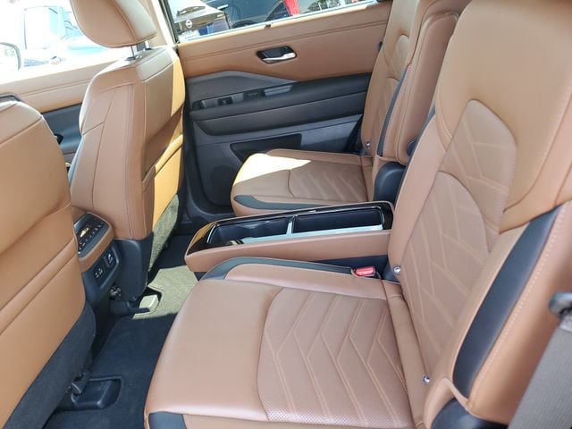 2025 Nissan Pathfinder Platinum - Photo 12