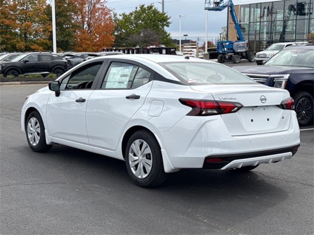 New 2025 Nissan Versa 1.6 S Sedan