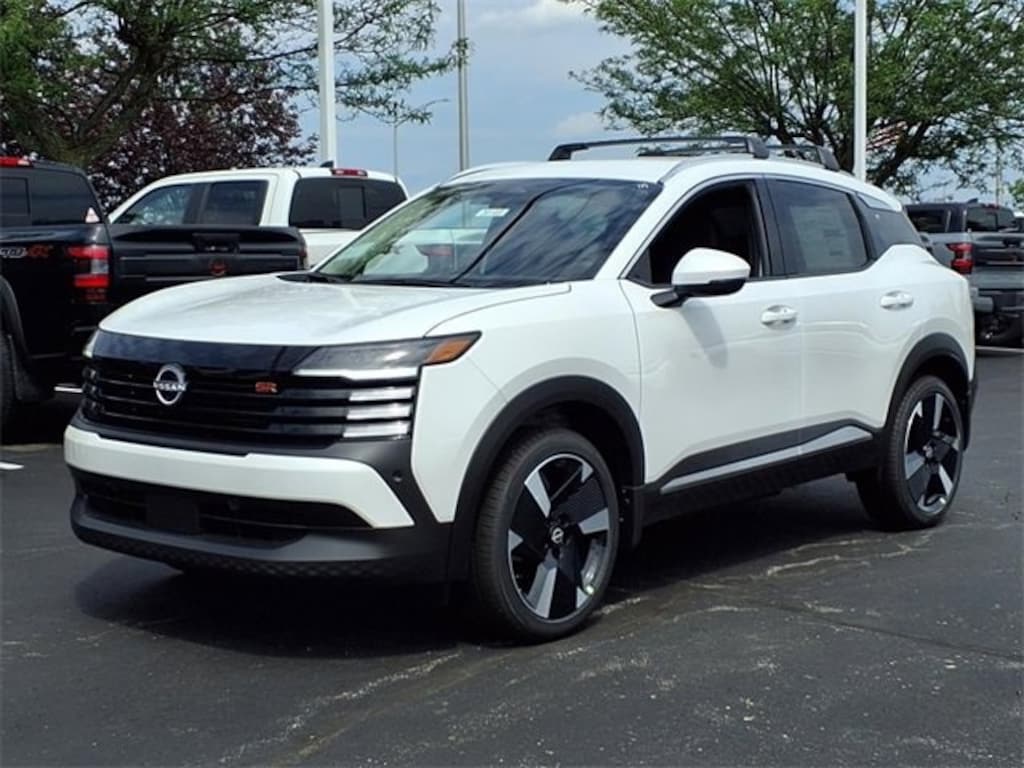 New 2025 Nissan Kicks SR SUV