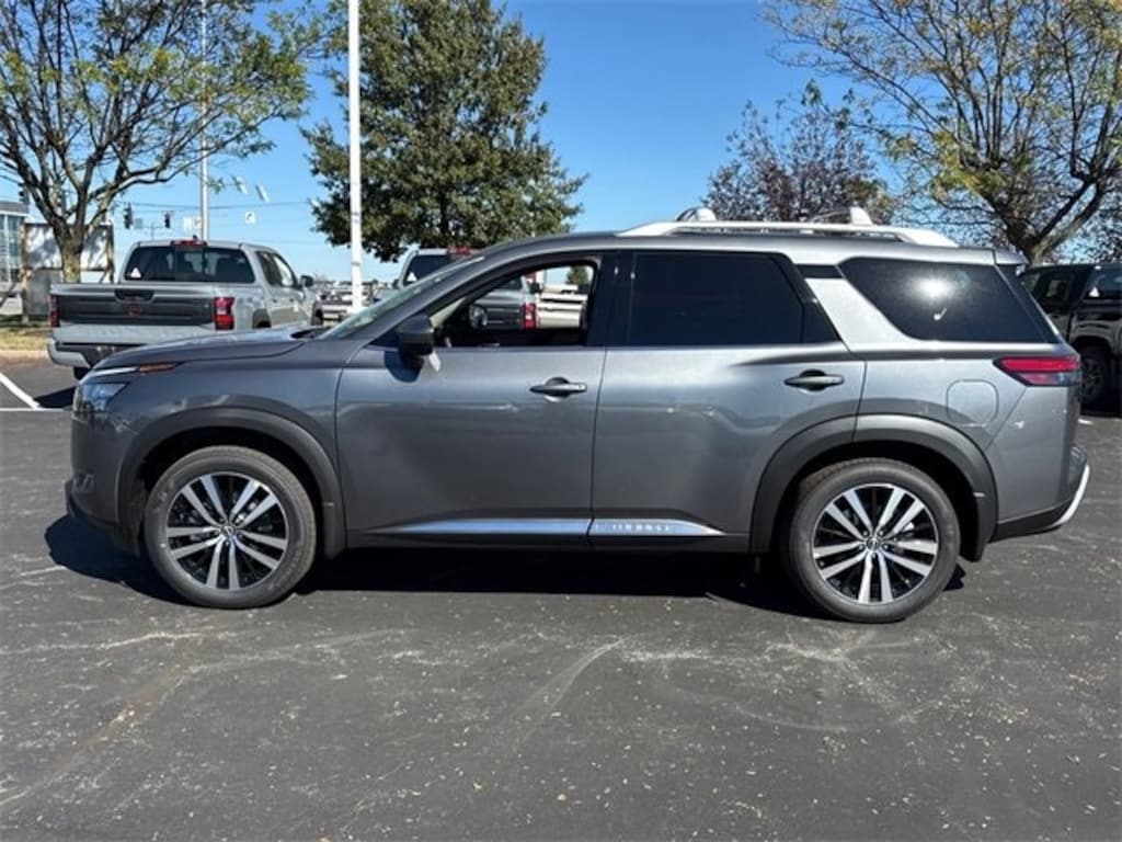 New 2025 Nissan Pathfinder Platinum SUV