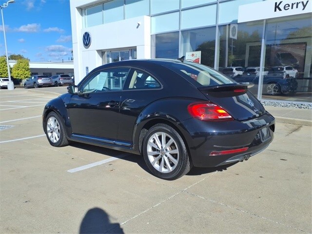 2017 Volkswagen Beetle 1.8T SE photo 3