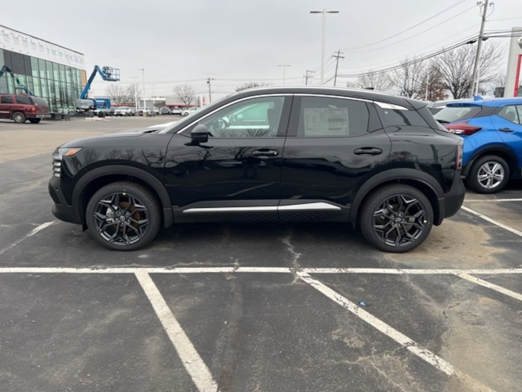 New 2026 Nissan Kicks SR SUV