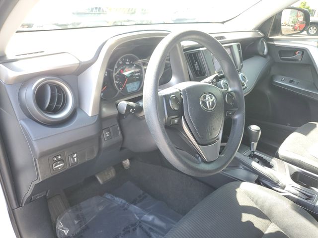 2016 Toyota RAV4 LE - Photo 17