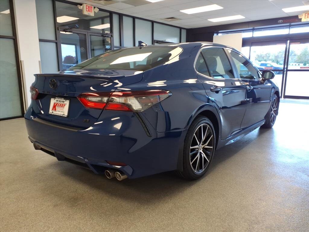 2023 Toyota Camry SE photo 4