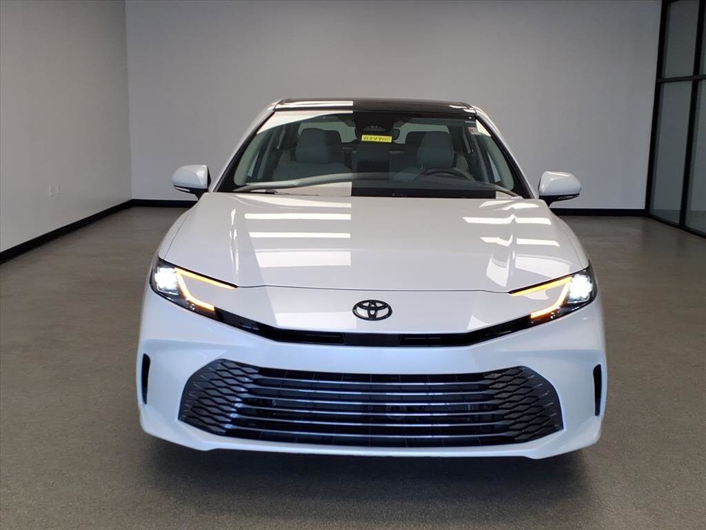 2025 Toyota Camry XSE photo 3