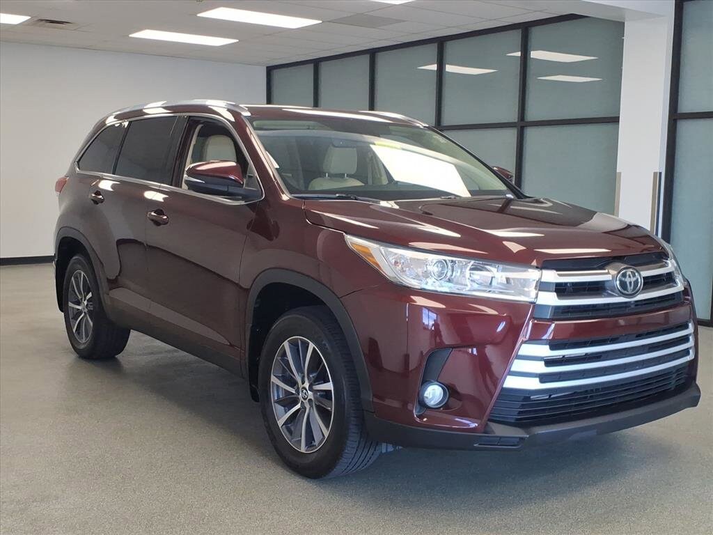 2019 Toyota Highlander XLE photo 2