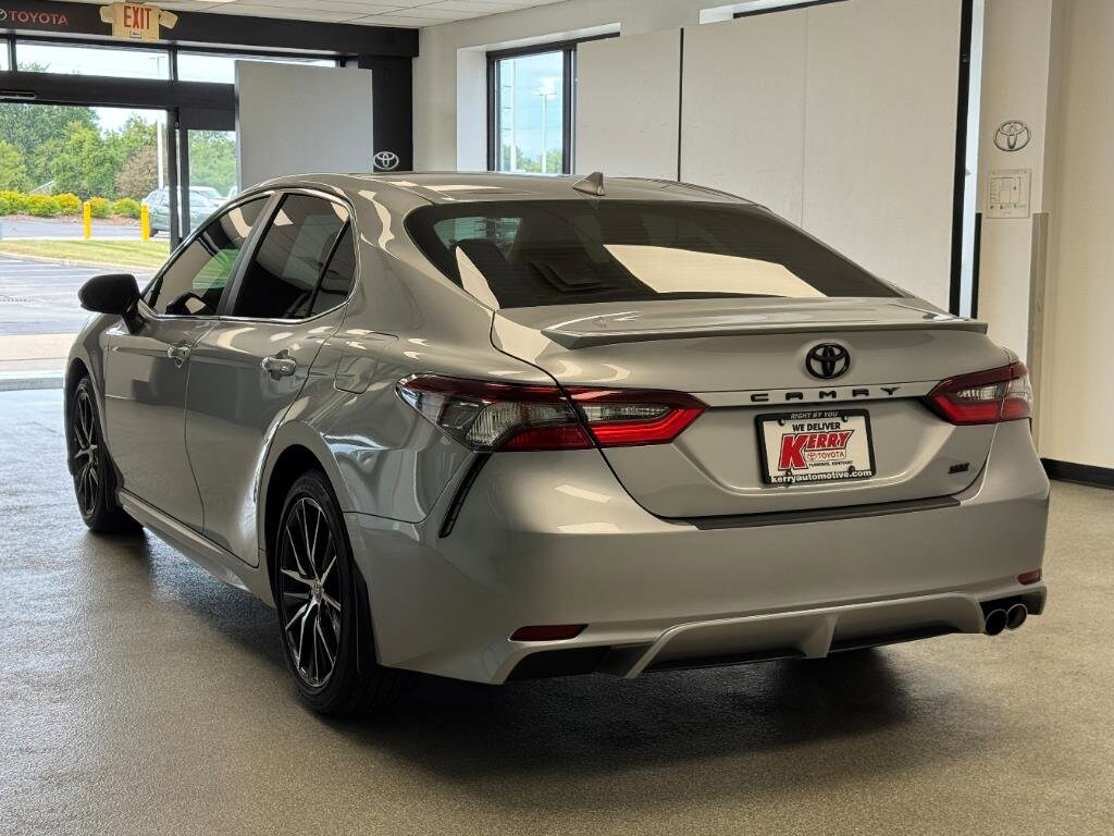 2024 Toyota Camry SE photo 3