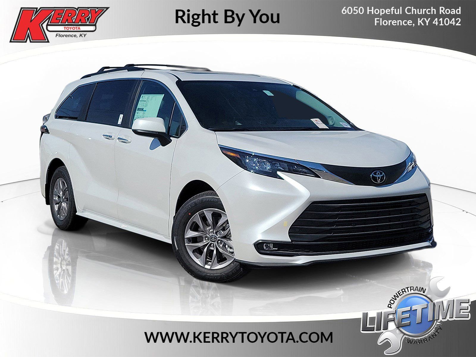 2026 Toyota Sienna XLE 8-Passenger Hybrid FWD's photo