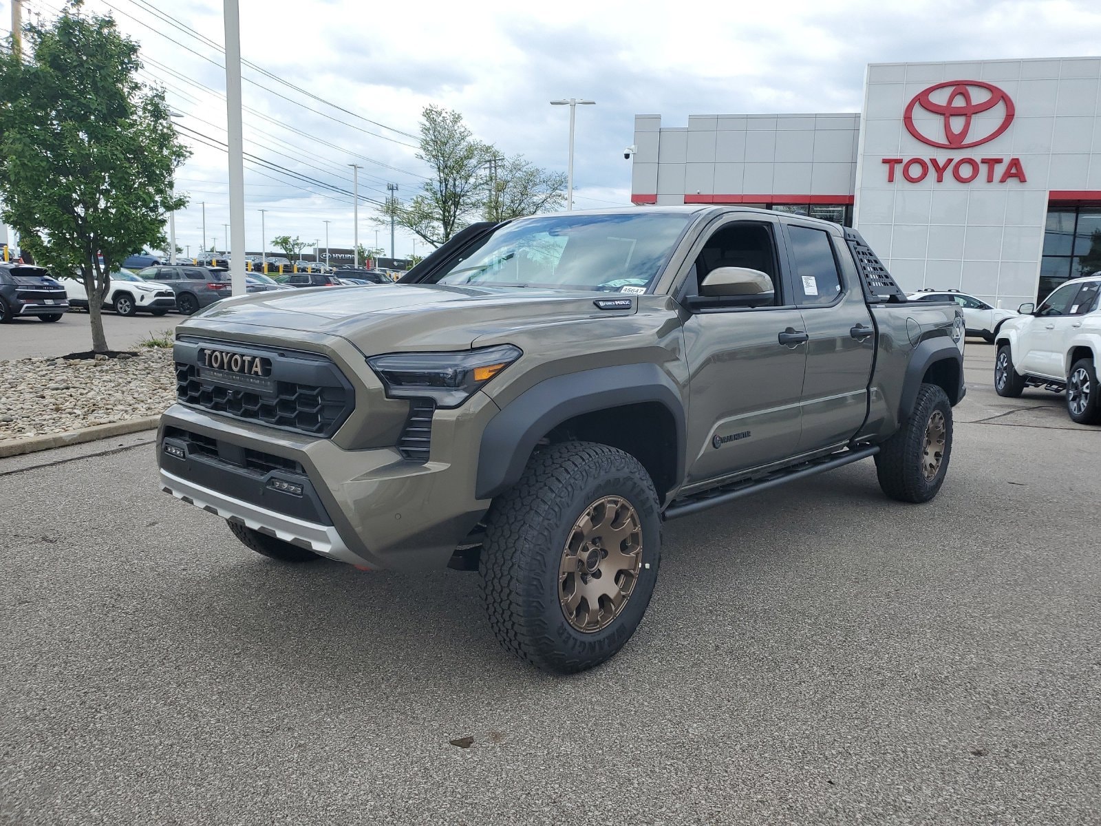 2026 Toyota Tacoma Trailhunter - Photo 2