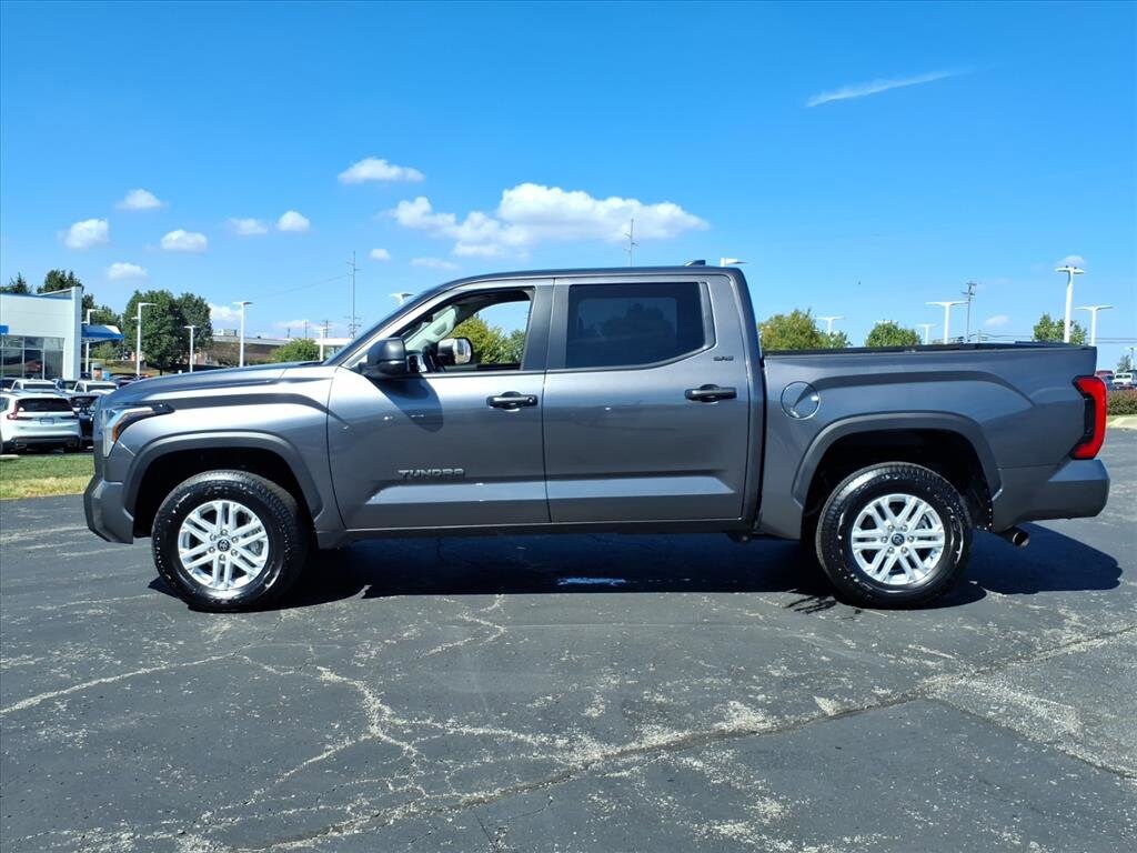 2024 Toyota Tundra SR5 photo 3