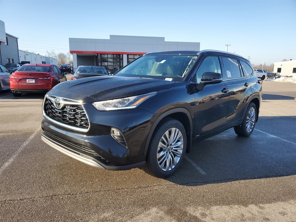New 2026 Toyota Highlander Hybrid Platinum SUV