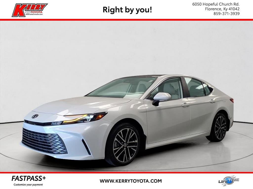 2025 Toyota Camry XSE's photo