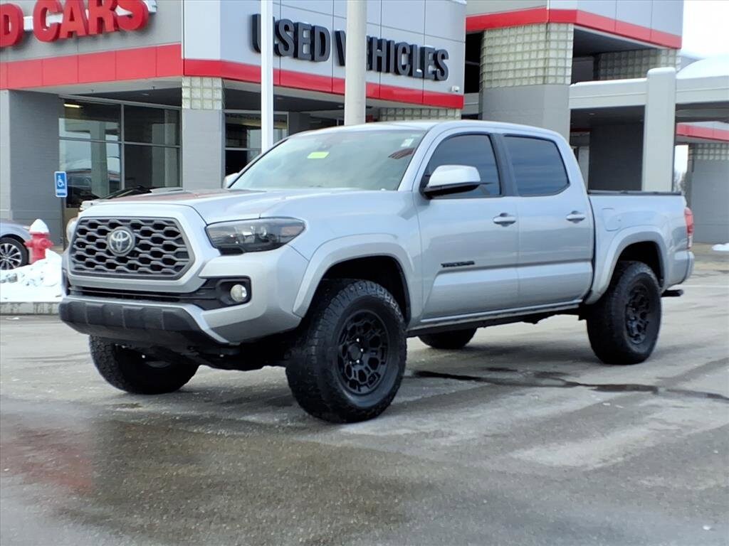 2023 Toyota Tacoma SR5 photo 2