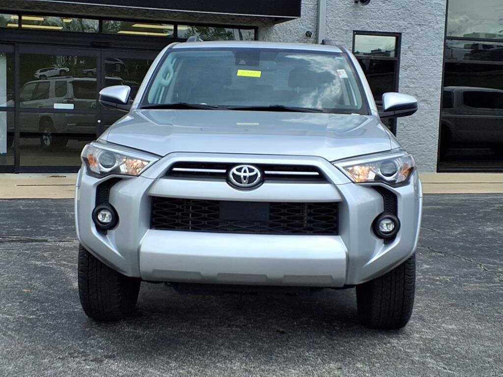 2024 Toyota 4Runner SR5 photo 3