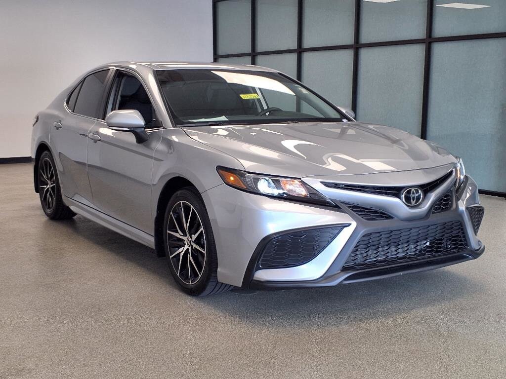 2024 Toyota Camry SE photo 4