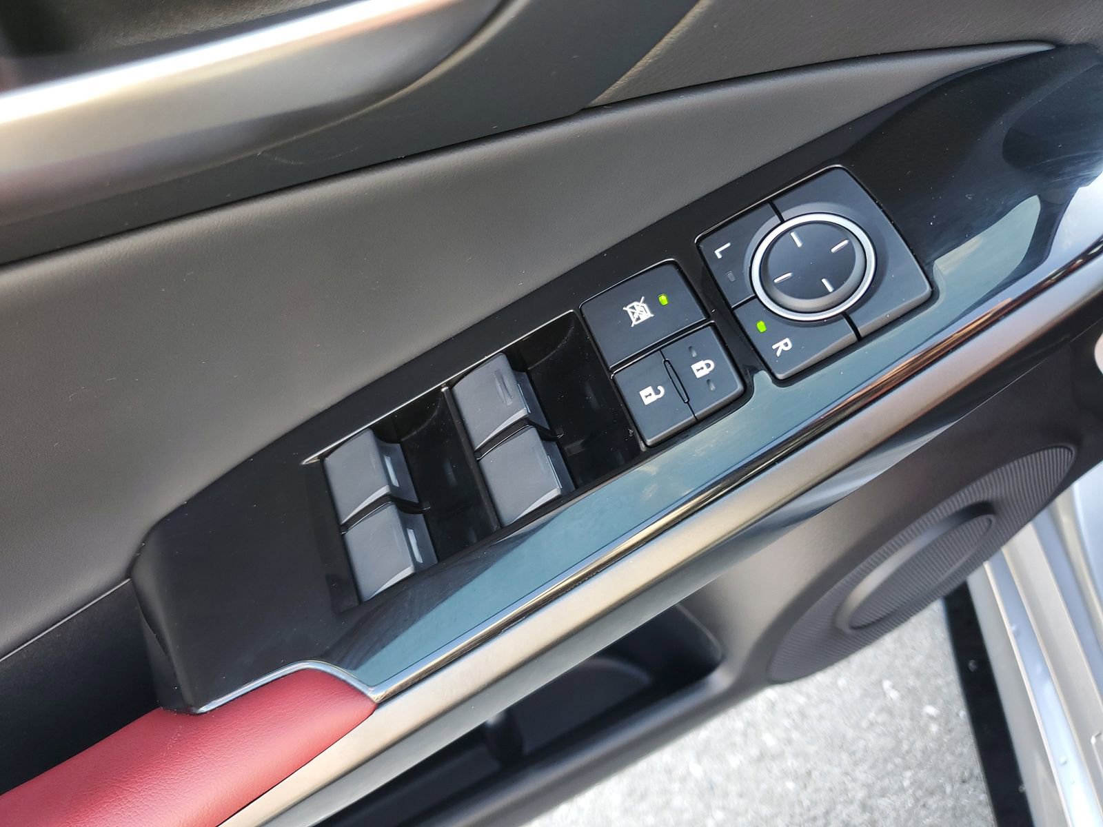 2025 Lexus IS 350 F SPORT DESIGN - Photo 20