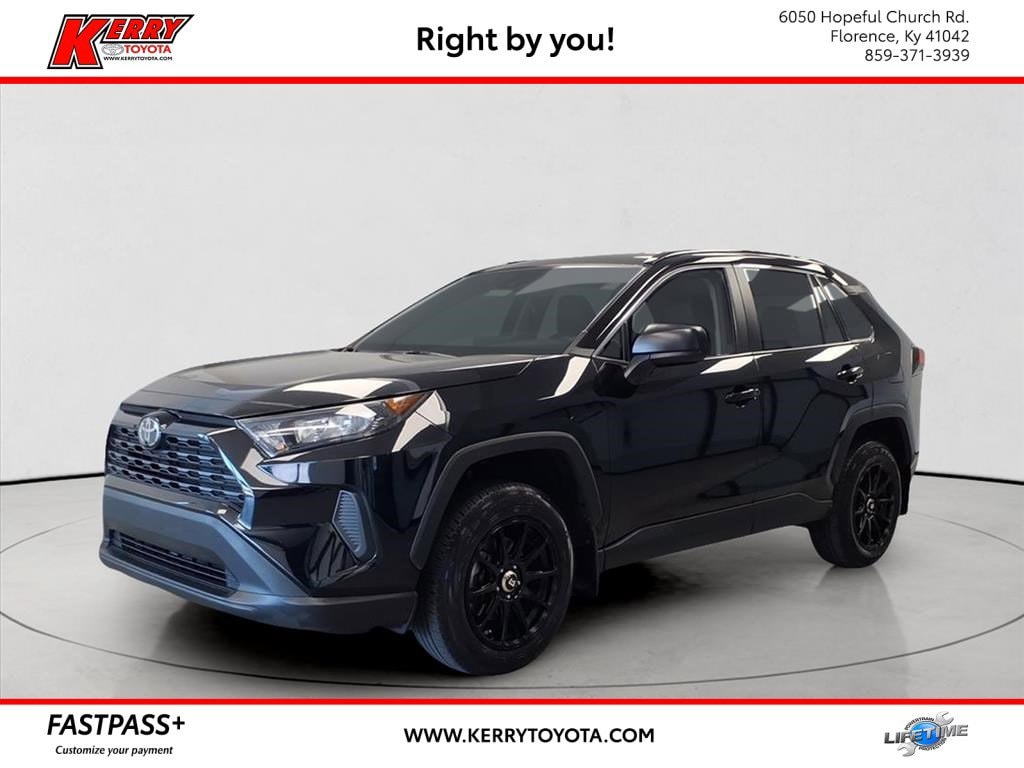 2021 Toyota RAV4 LE's photo