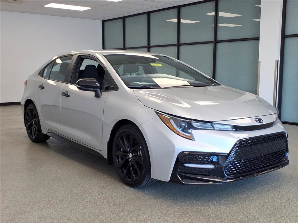 2022 Toyota Corolla SE photo 3