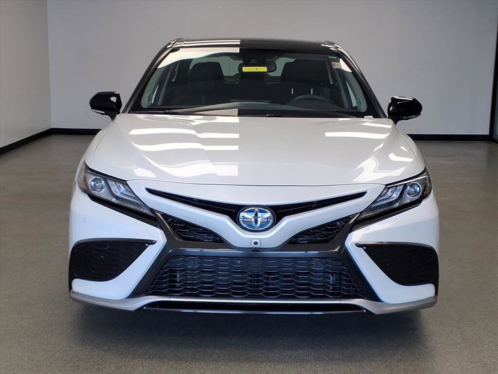 2023 Toyota Camry Hybrid XSE photo 3