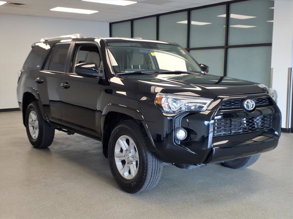 2016 Toyota 4Runner SR5 photo 4