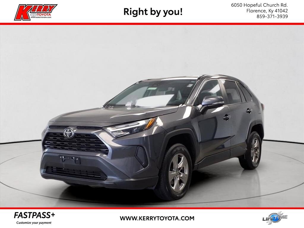 2023 Toyota RAV4 XLE's photo