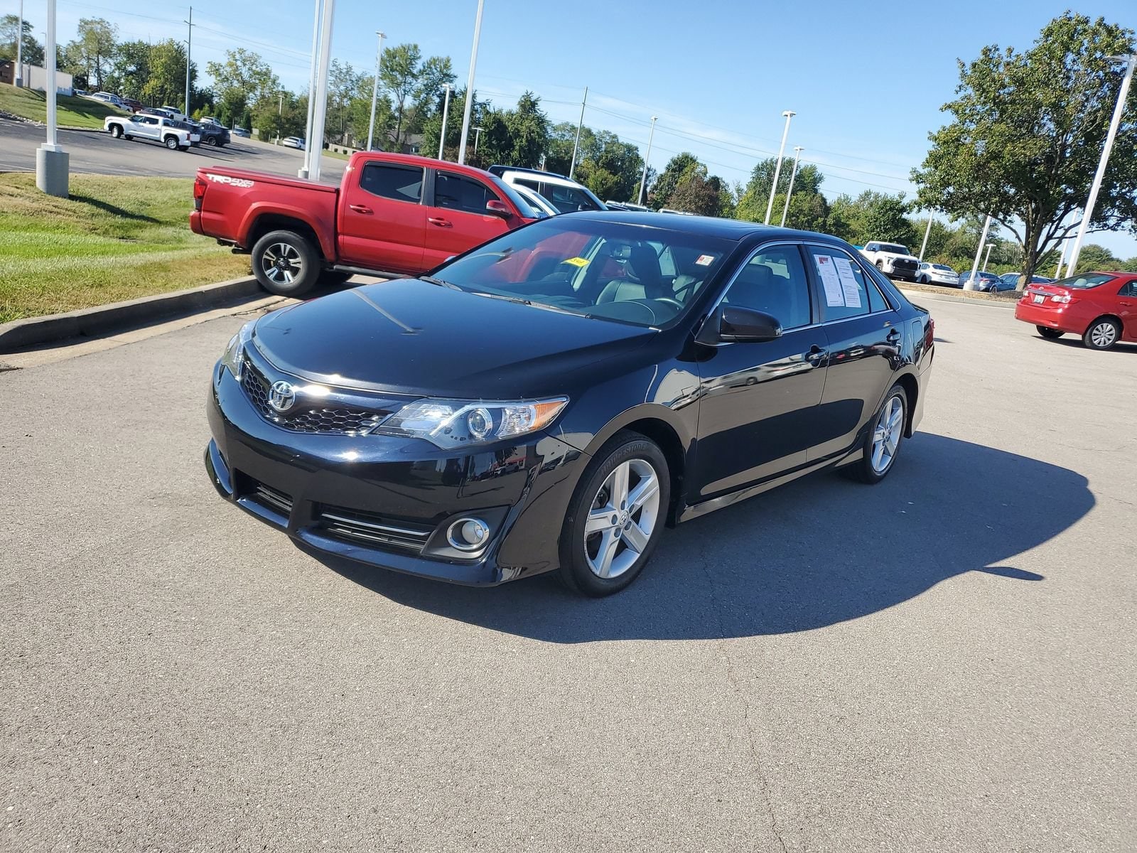 Used 2014 Toyota Camry SE with VIN 4T1BF1FK6EU734403 for sale in Florence, KY