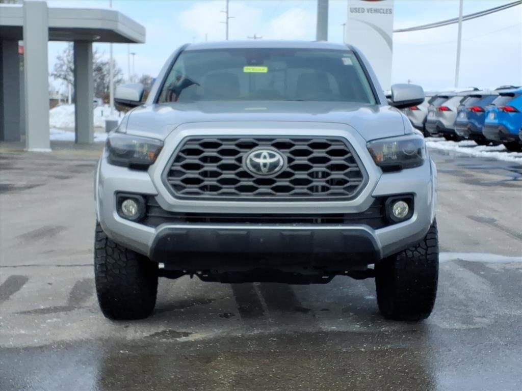 2023 Toyota Tacoma SR5 photo 3