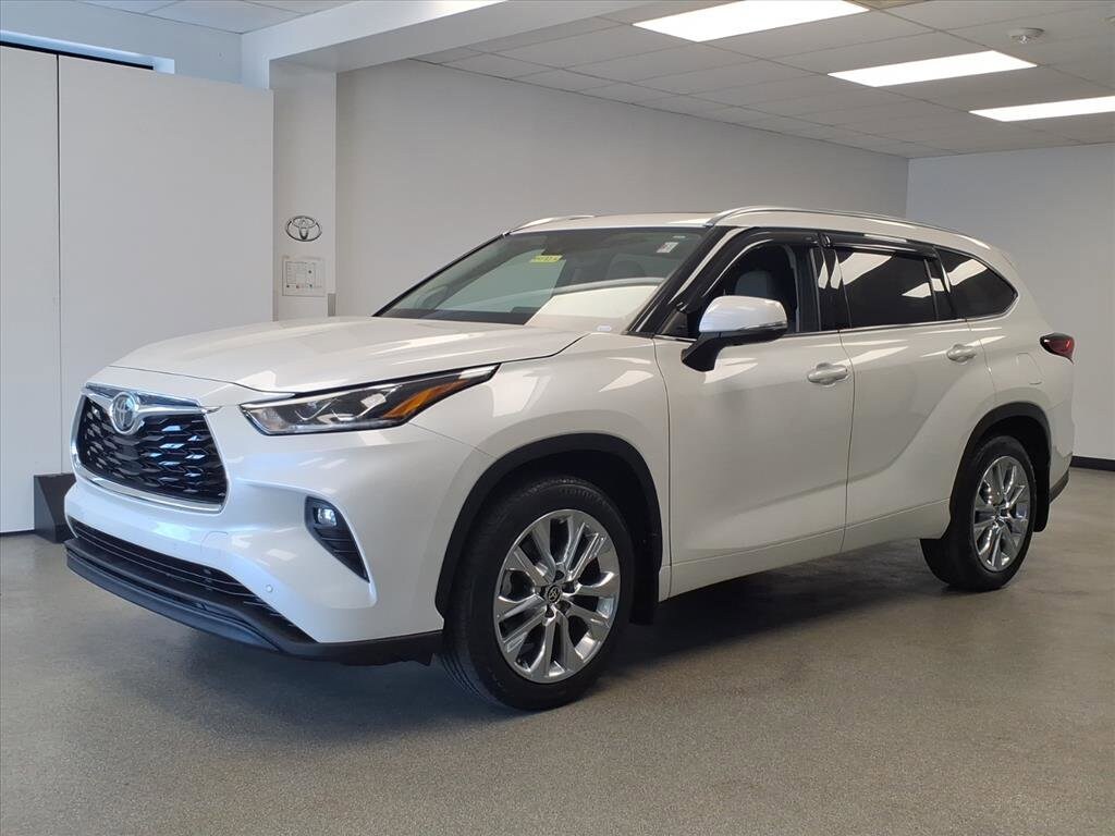 2020 Toyota Highlander Limited photo 2