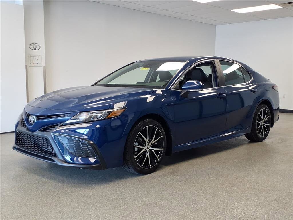 2024 Toyota Camry SE photo 2