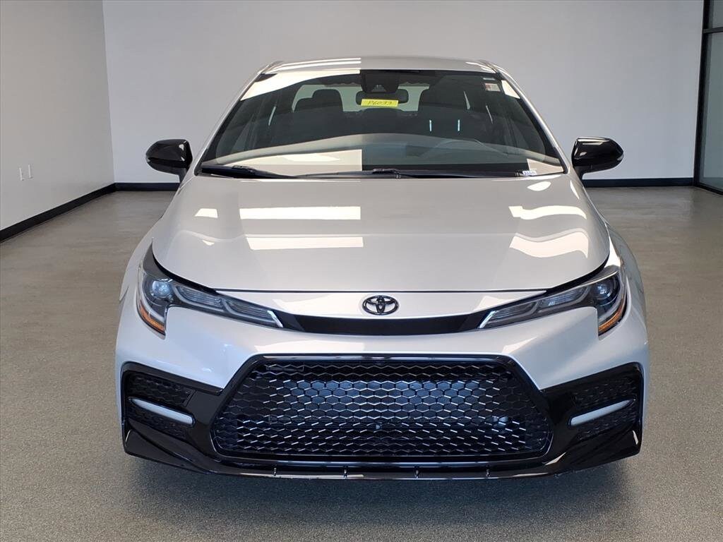 2022 Toyota Corolla SE photo 2