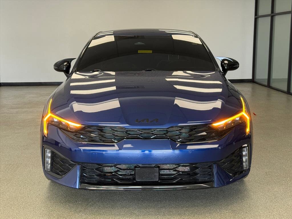 2025 Kia K5 GT-Line photo 3