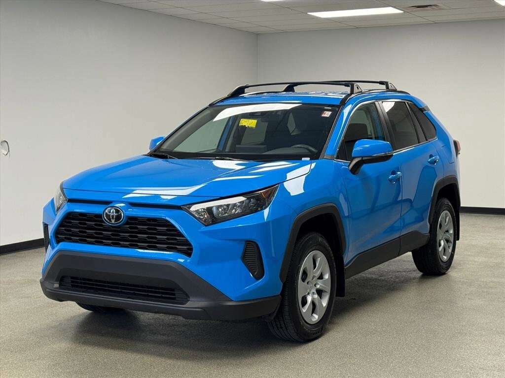 2019 Toyota RAV4 LE photo 2