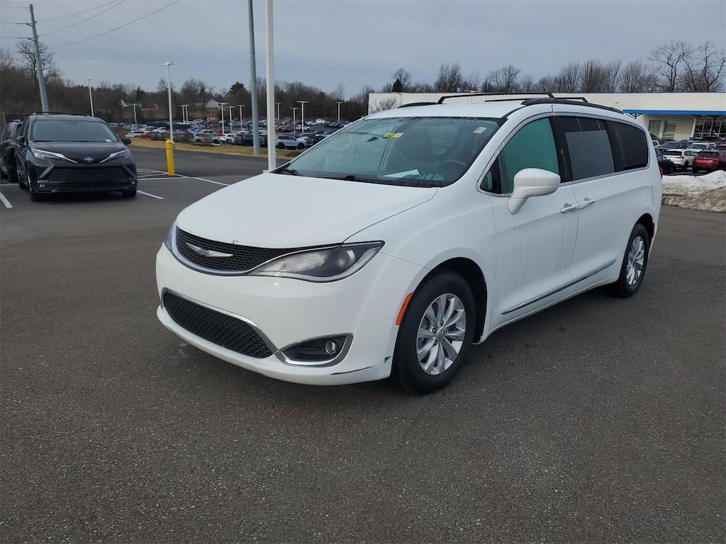 Used 2017 Chrysler Pacifica Touring-L Van