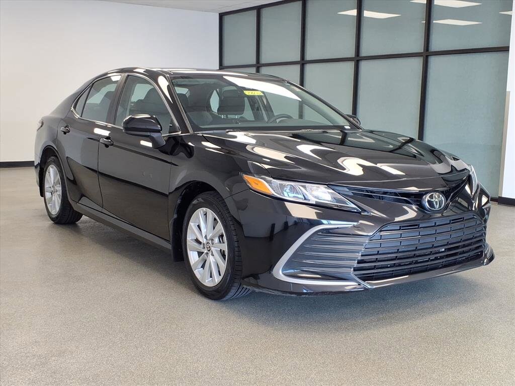 2024 Toyota Camry LE photo 3