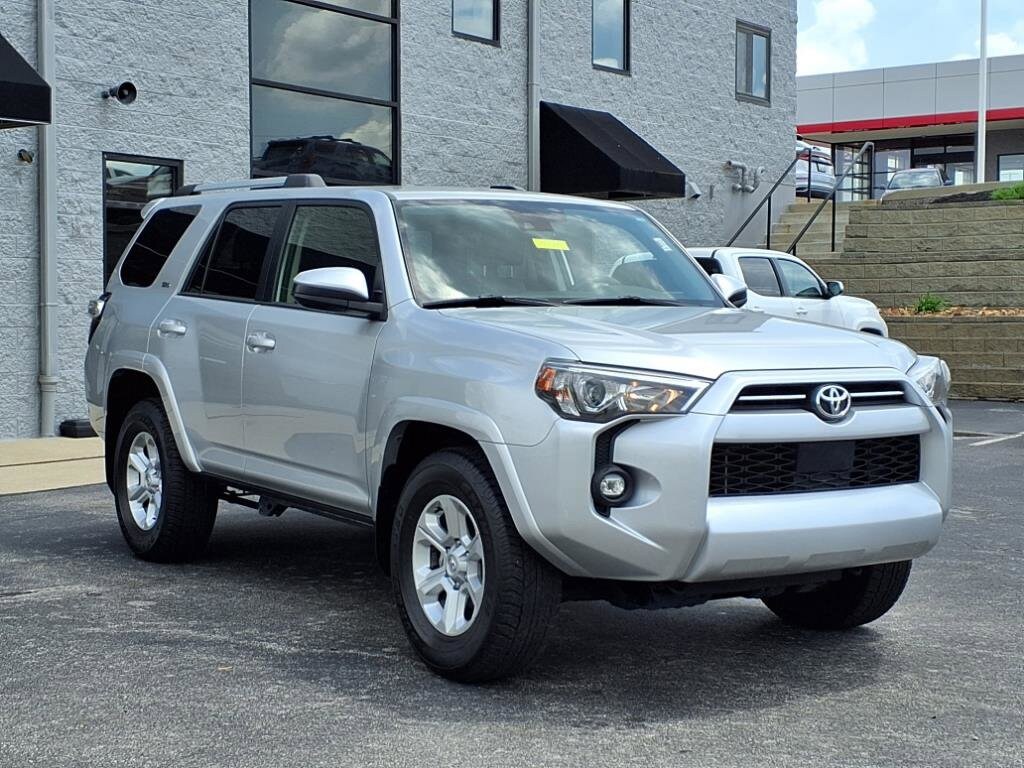 2024 Toyota 4Runner SR5 photo 4