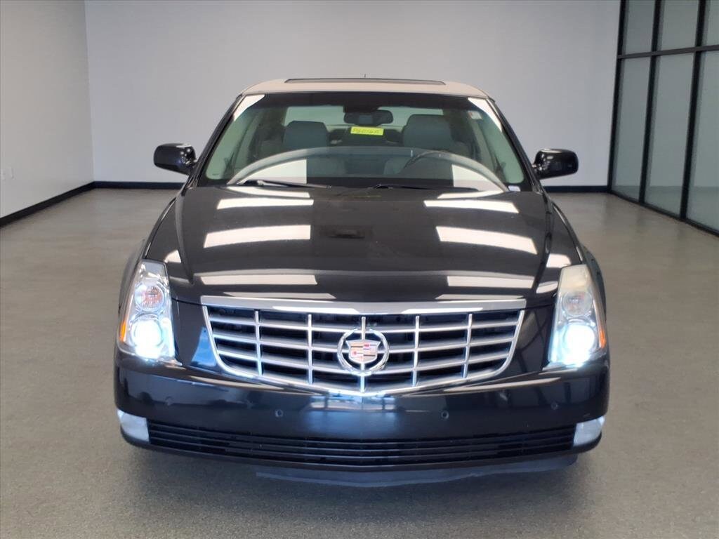 2008 Cadillac DTS photo 3