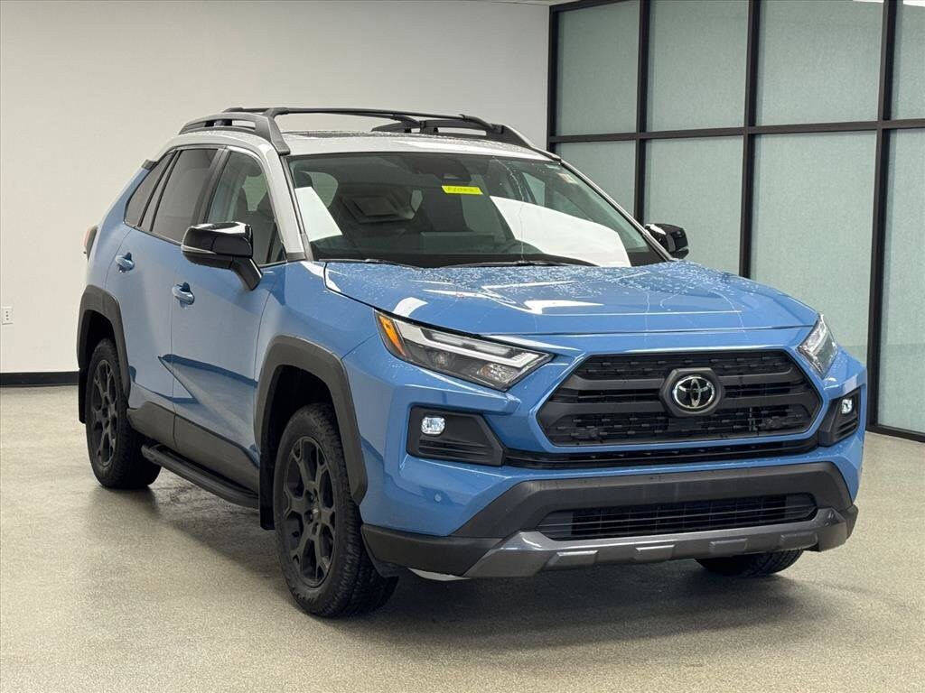 2023 Toyota RAV4 TRD photo 3