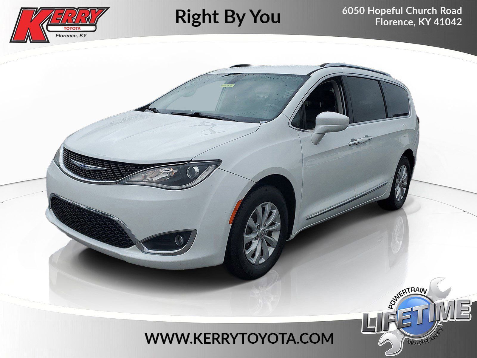 2019 Chrysler Pacifica Touring L's photo