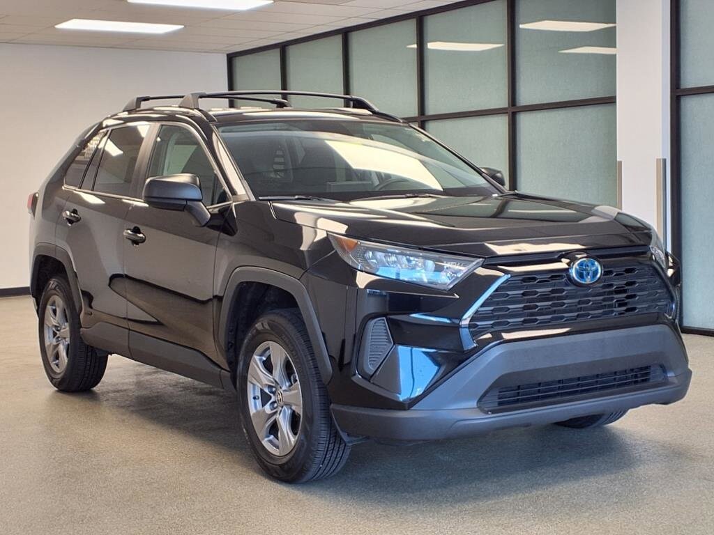 2022 Toyota RAV4 Hybrid LE photo 2