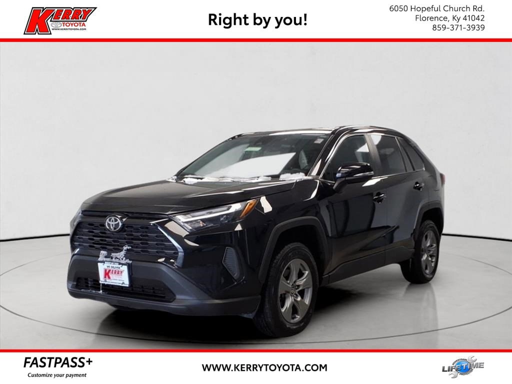 2024 Toyota RAV4 XLE's photo