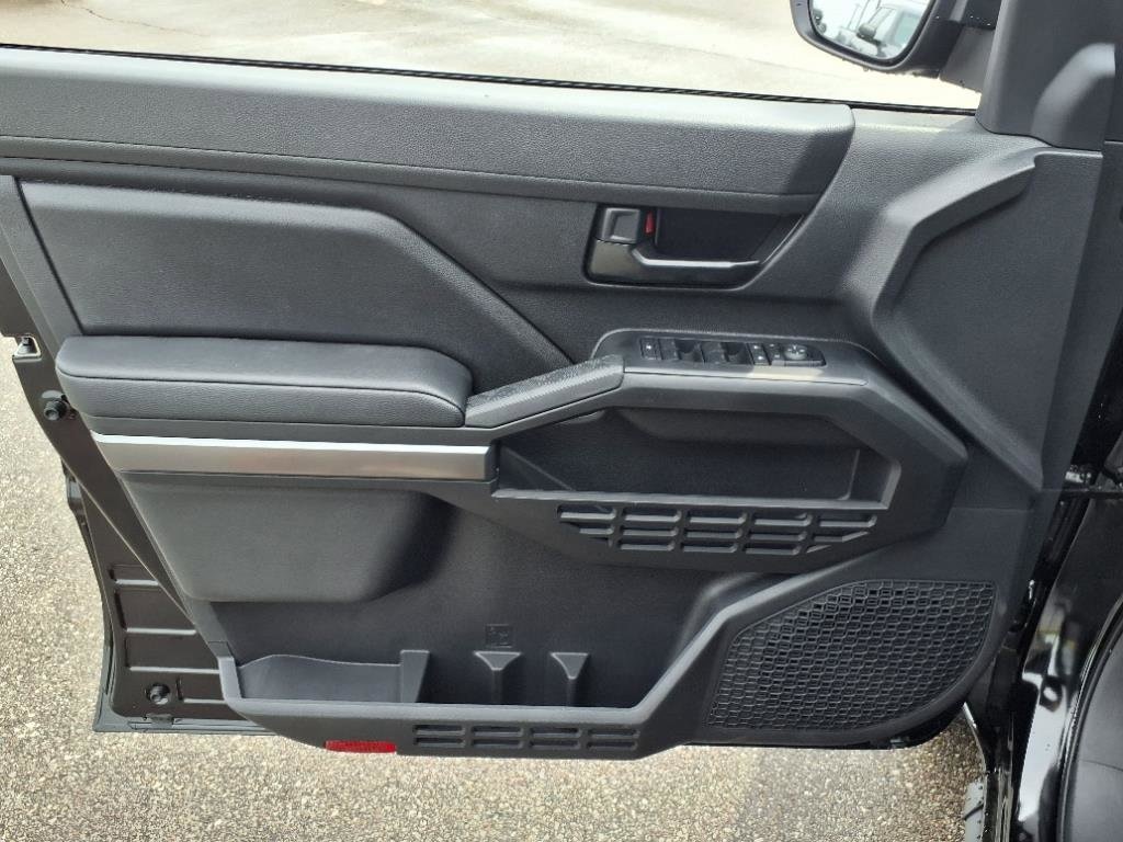 New 2025 Toyota Tacoma SR5 Truck