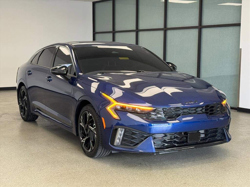 2025 Kia K5 GT-Line photo 4