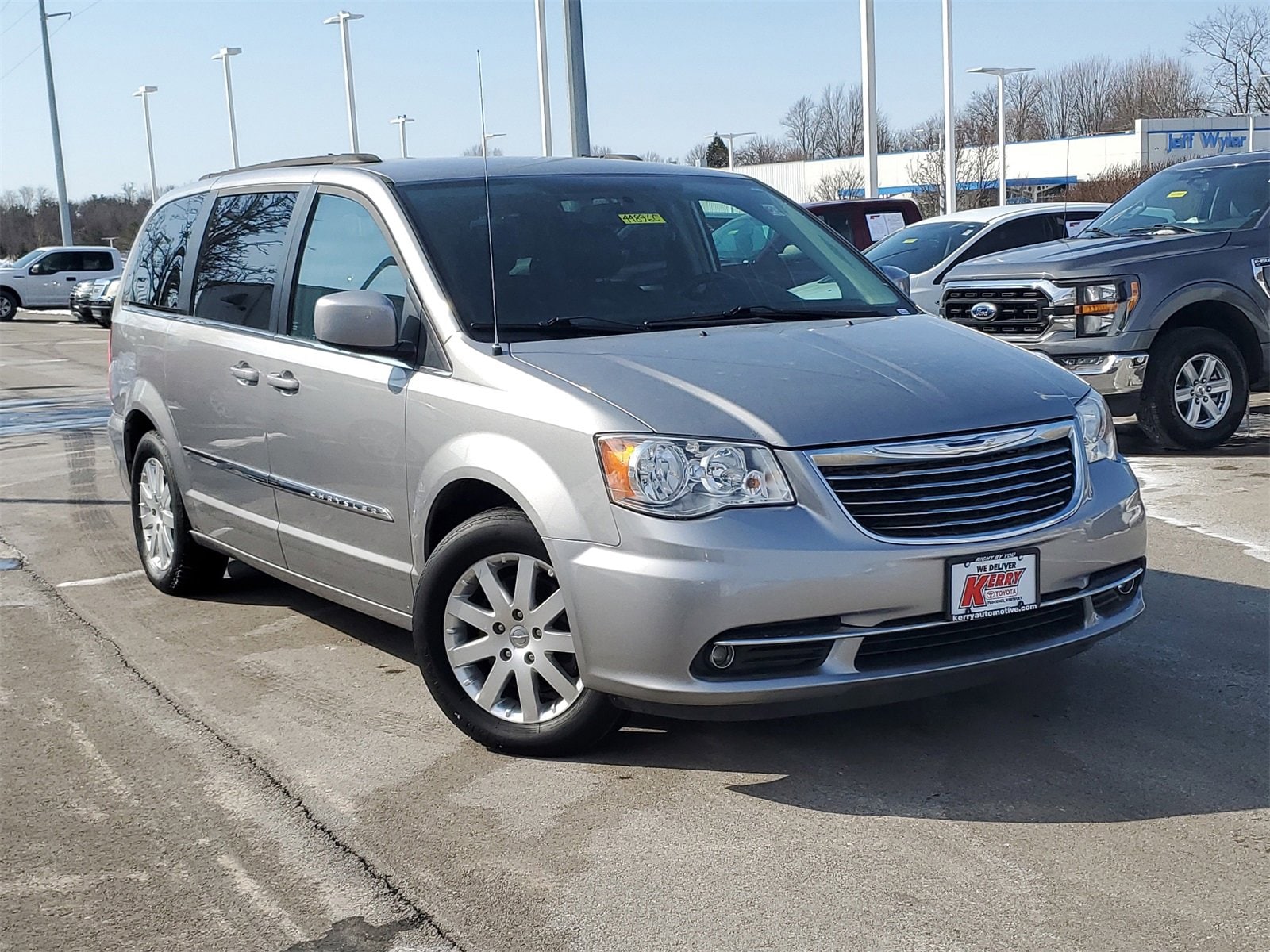 2016 Chrysler Town & Country Touring