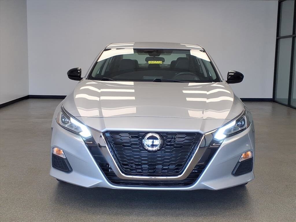 2020 Nissan Altima 2.5 SR photo 3