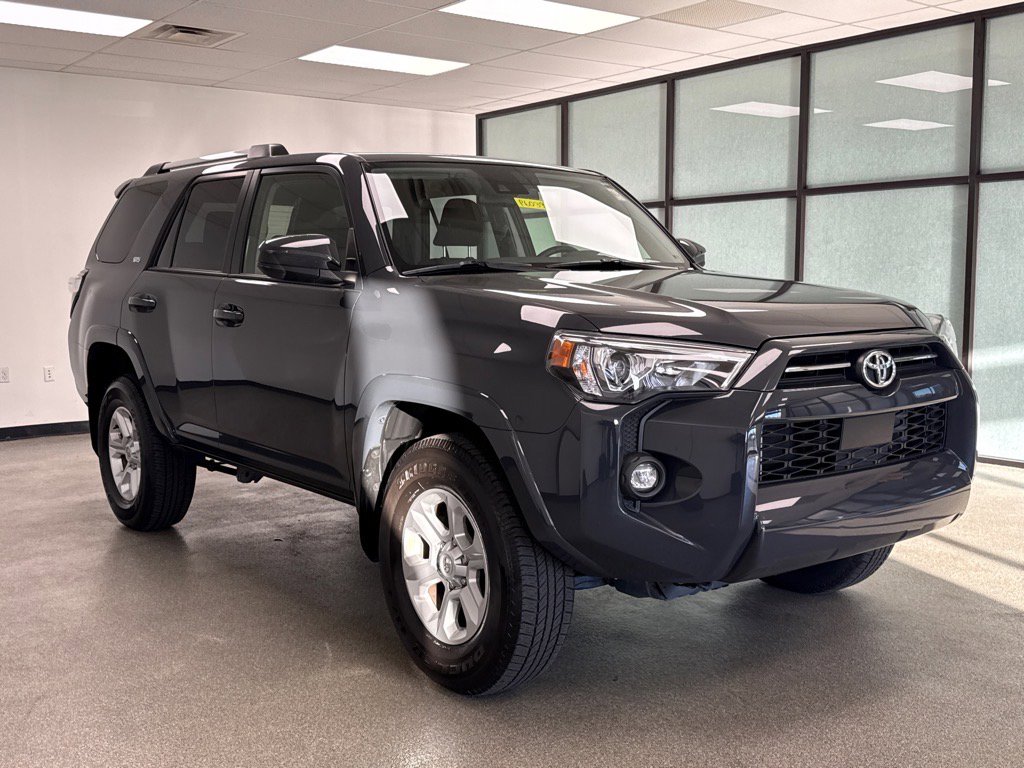 2024 Toyota 4Runner SR5 photo 4