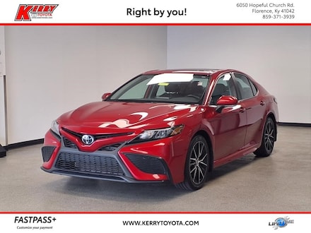2023 Toyota Camry SE Sedan
