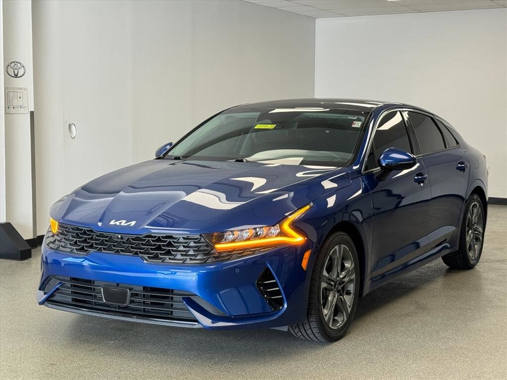 2024 Kia K5 EX photo 2